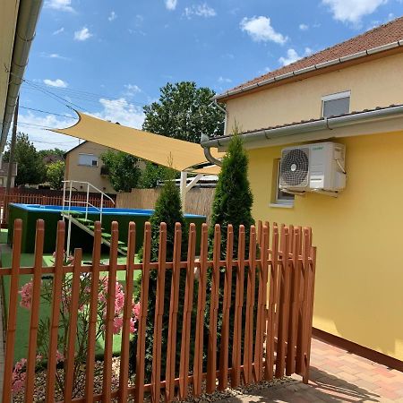 Armada Family Apartment Hajduszoboszlo Ngoại thất bức ảnh
