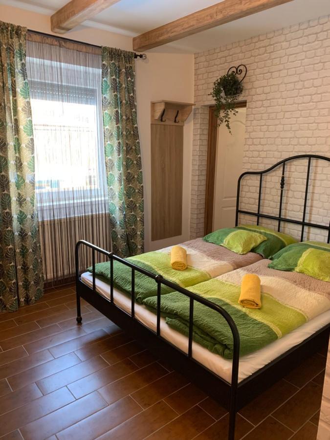 Armada Family Apartment Hajduszoboszlo Ngoại thất bức ảnh