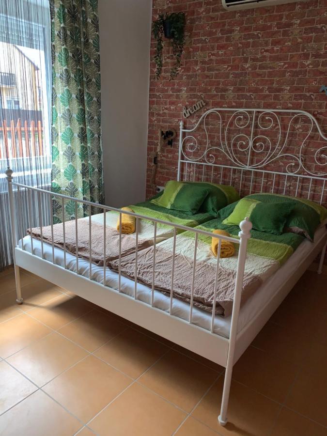 Armada Family Apartment Hajduszoboszlo Ngoại thất bức ảnh