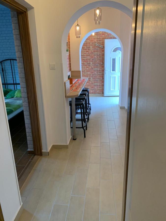 Armada Family Apartment Hajduszoboszlo Ngoại thất bức ảnh
