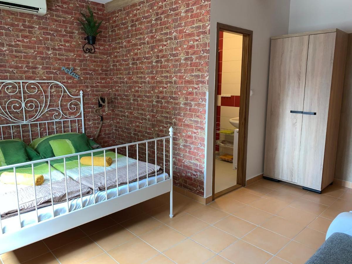 Armada Family Apartment Hajduszoboszlo Ngoại thất bức ảnh