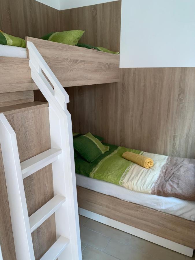 Armada Family Apartment Hajduszoboszlo Ngoại thất bức ảnh