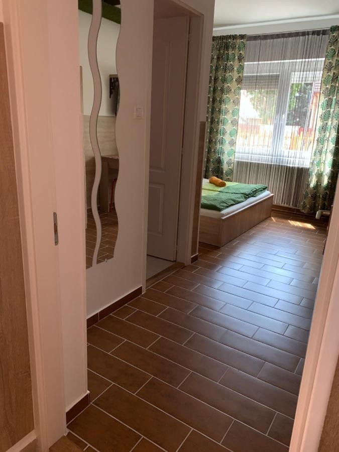 Armada Family Apartment Hajduszoboszlo Ngoại thất bức ảnh