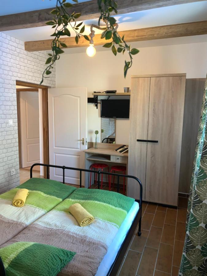 Armada Family Apartment Hajduszoboszlo Ngoại thất bức ảnh
