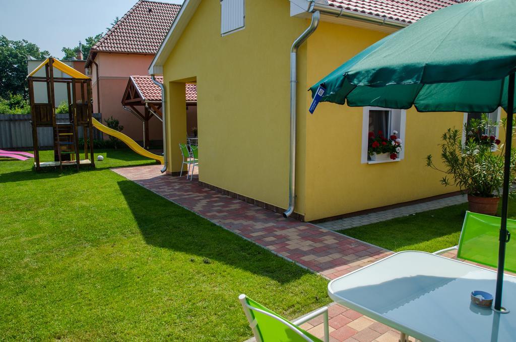 Armada Family Apartment Hajduszoboszlo Ngoại thất bức ảnh